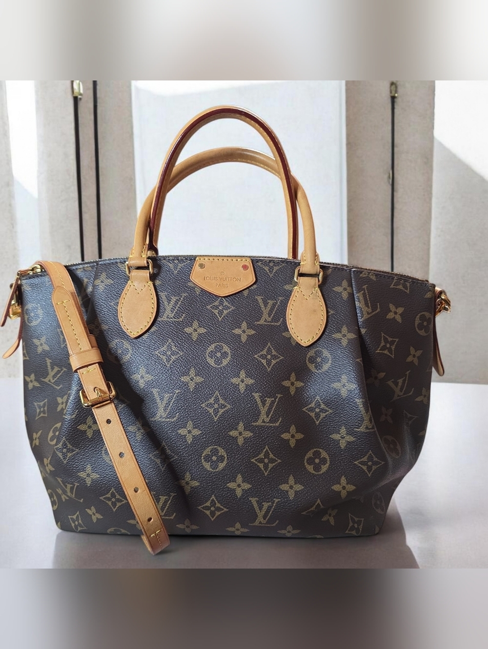 Louis Vuitton Turenne MM in Monogram Canvas EUC With Dustbag